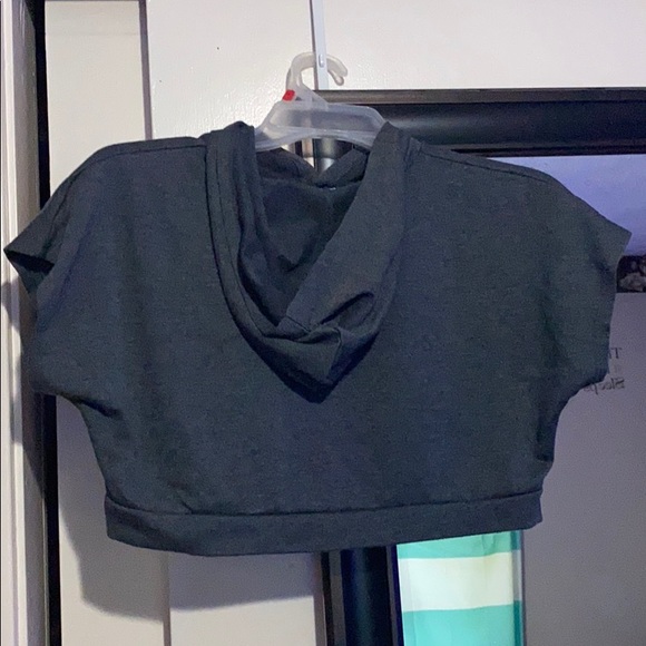 Cropped tee - Picture 2 of 2